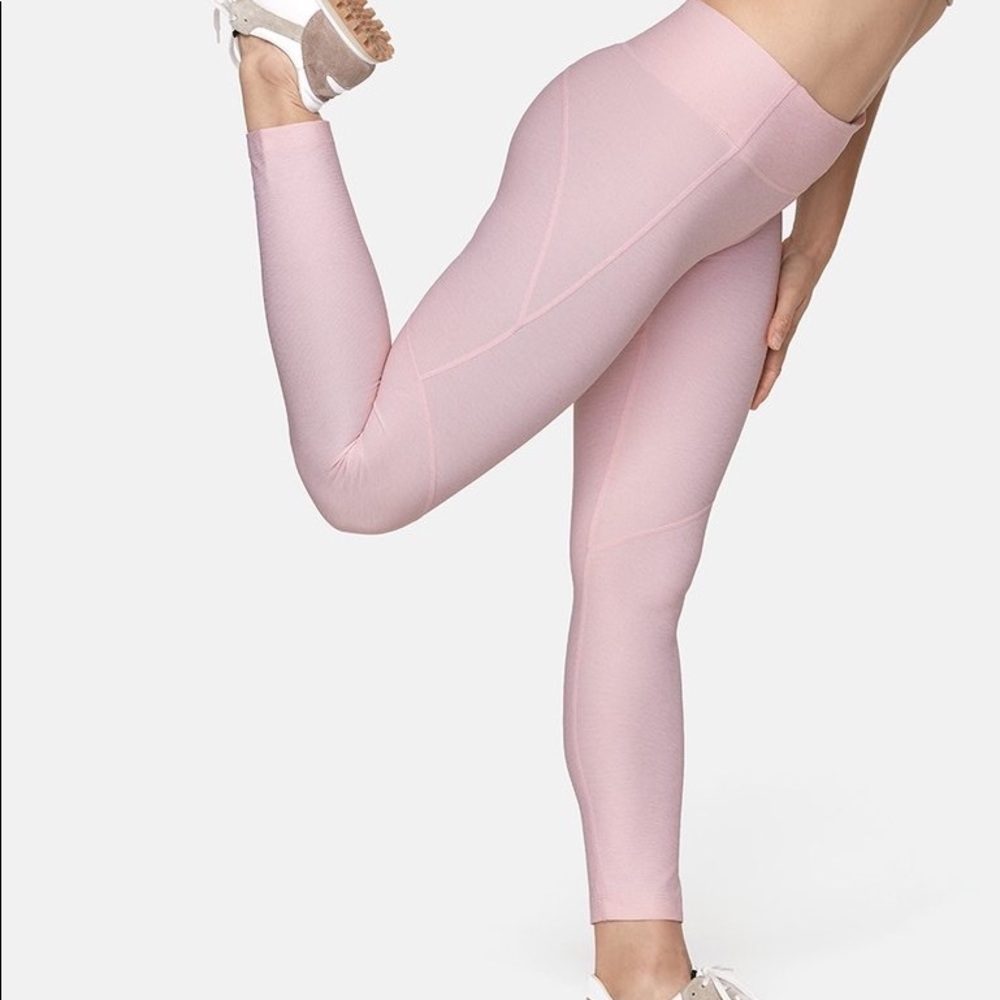 Outdoor Voices 3/4 Leggings in Rose Quartz